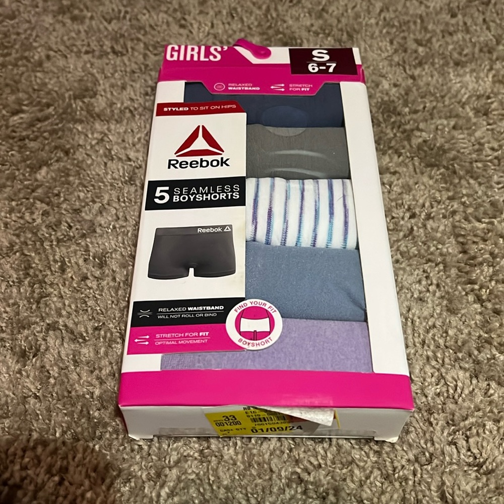 Girls sz small(6-7) 5 seamless boy-short underwear